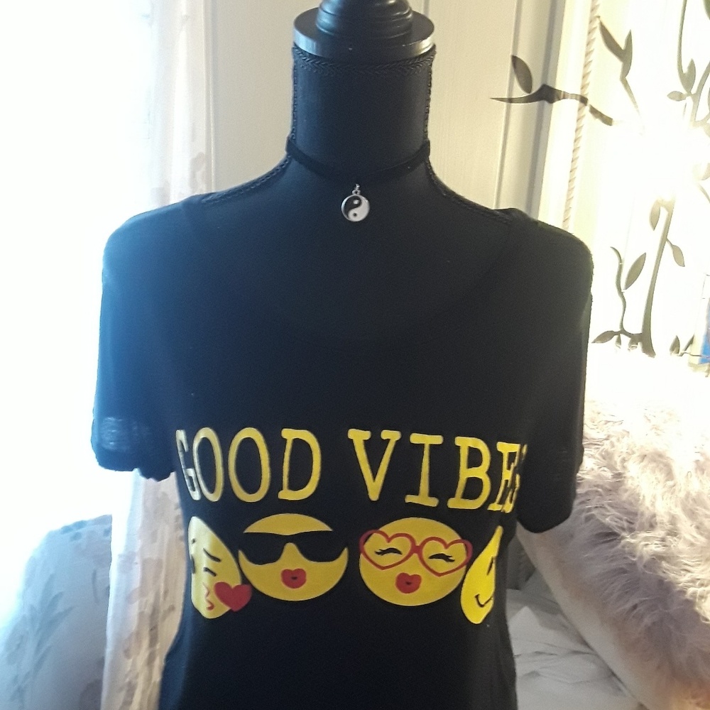 ❤Sweet Emoji Tee❤